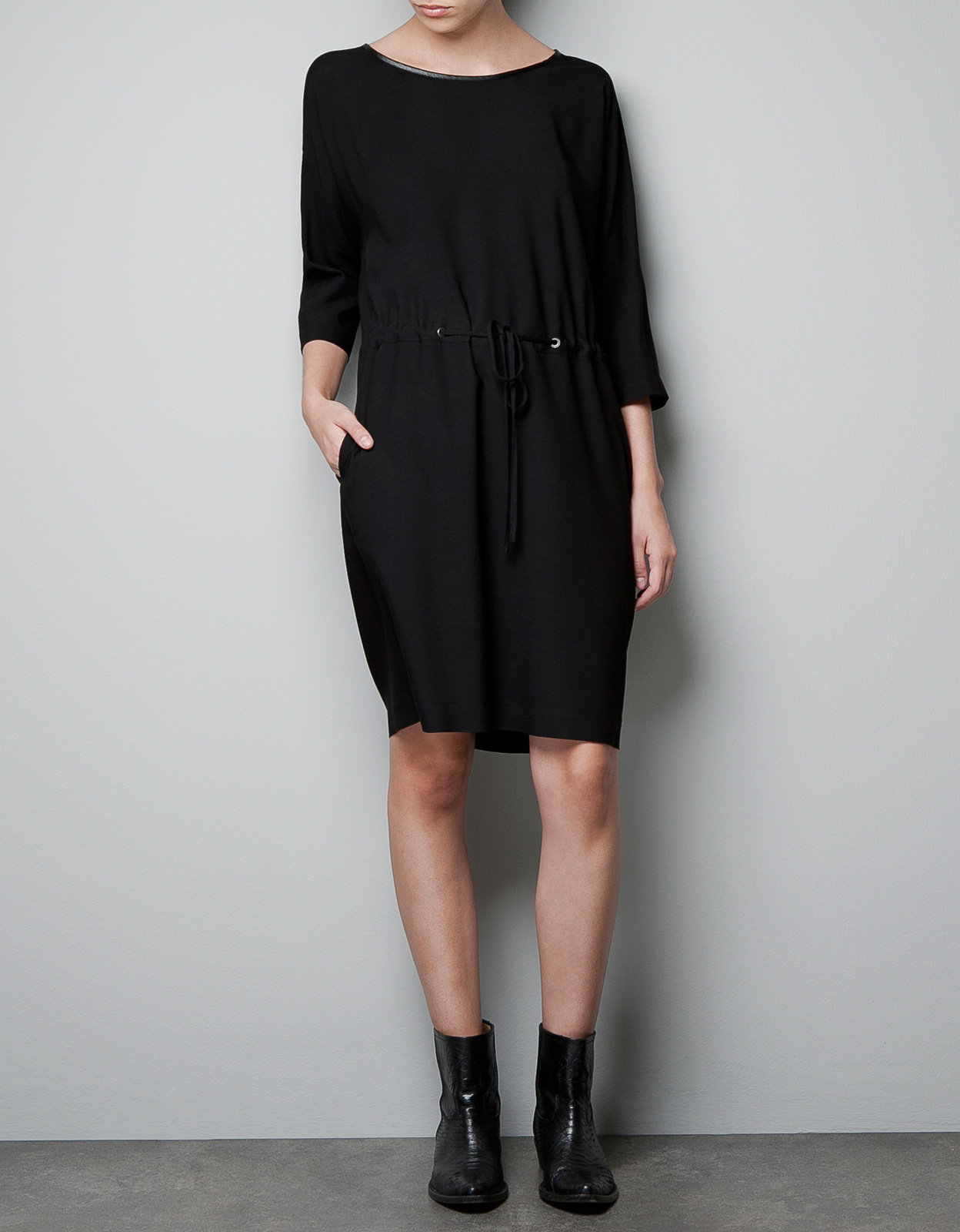 Zara fekete ruha fotója