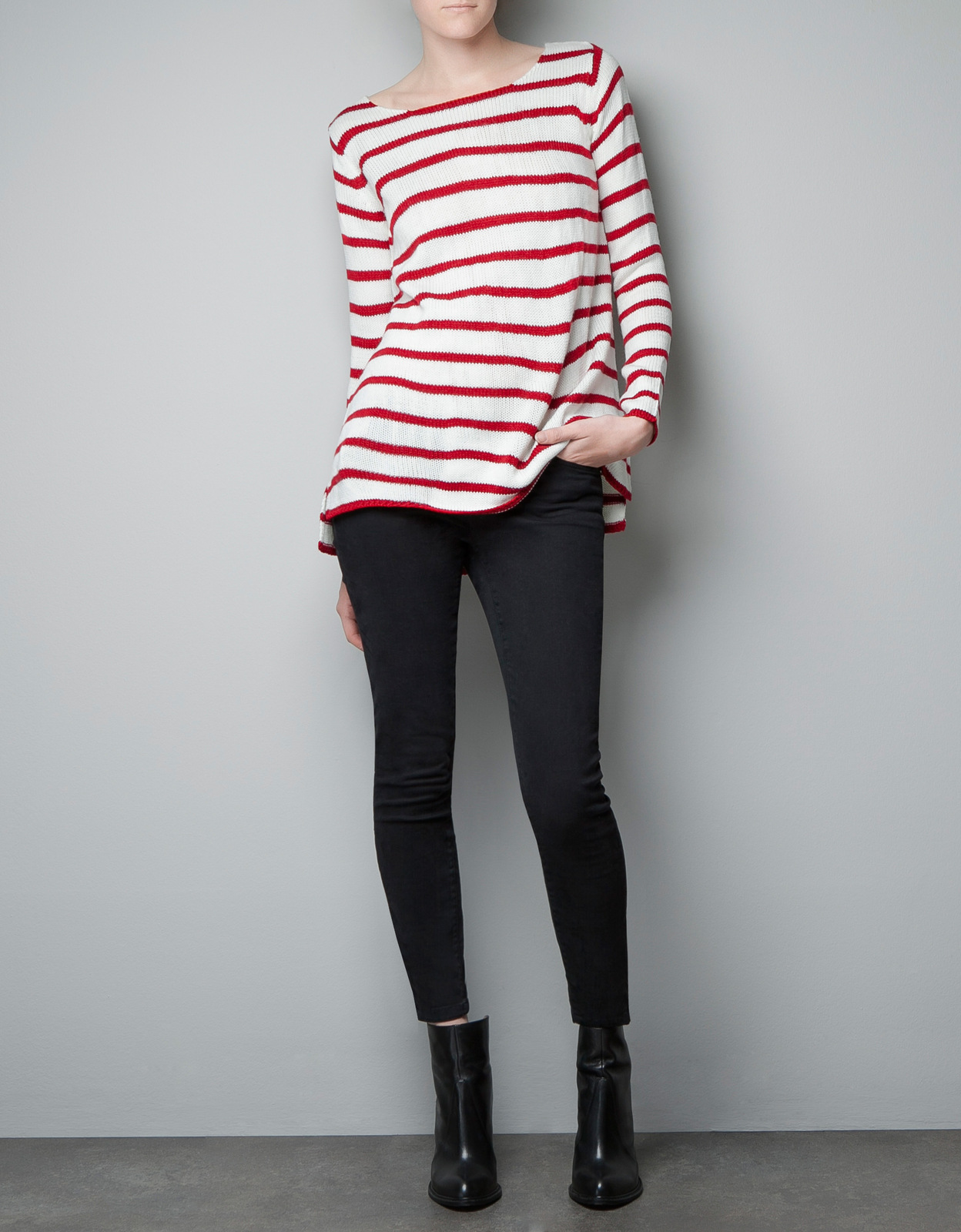 Zara piros csíkos pulóver fotója