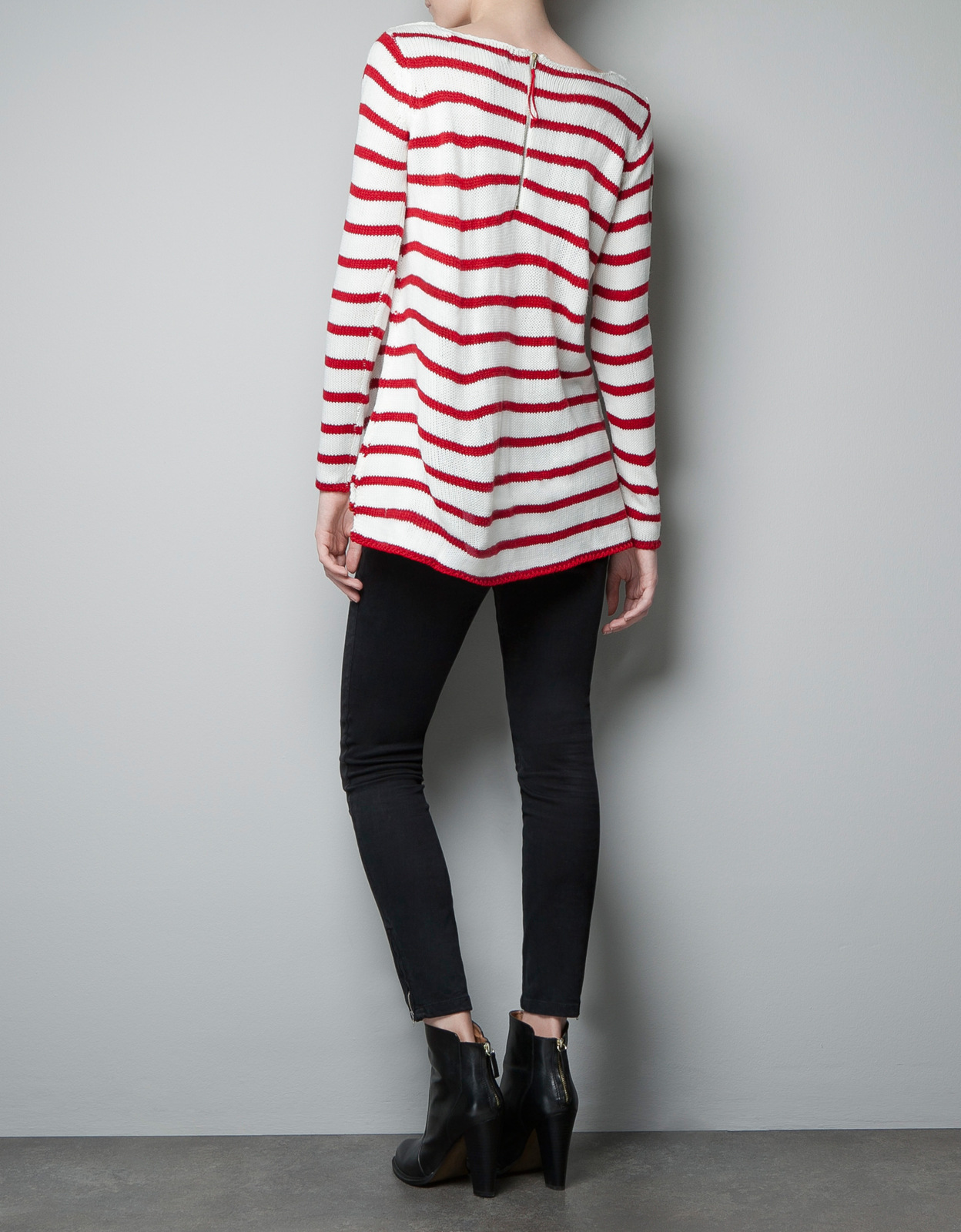 Zara piros csíkos pulóver 2012 fotója