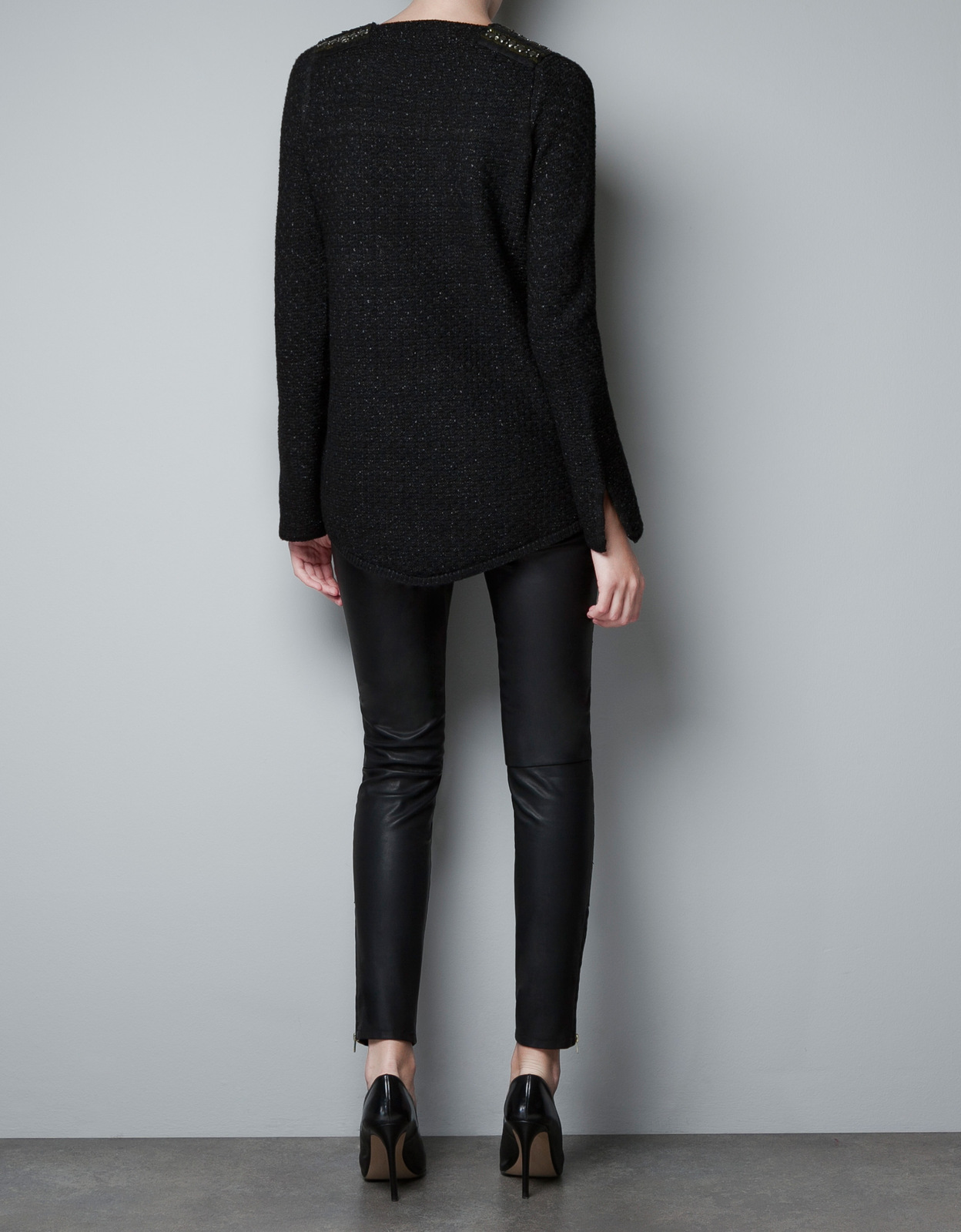 Zara fekete pulóver 2012 fotója
