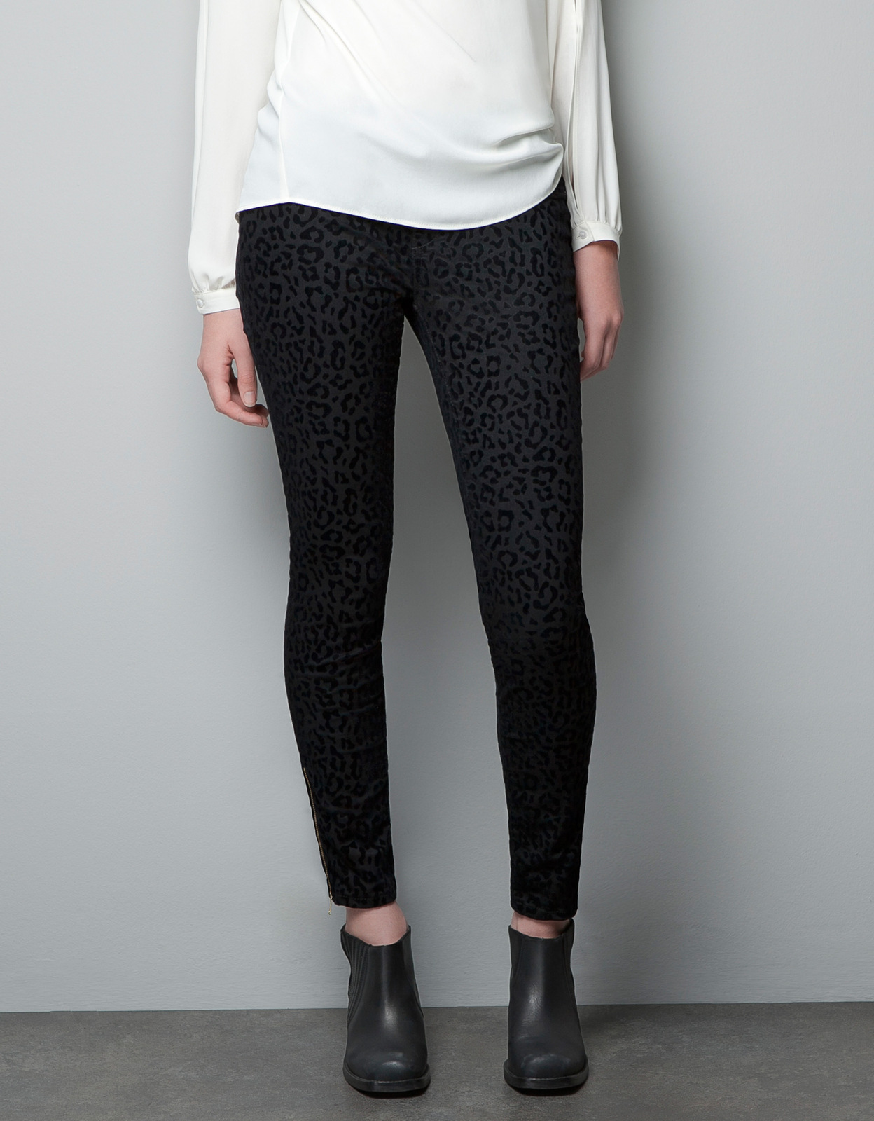 Zara párducmintás fekete leggings fotója
