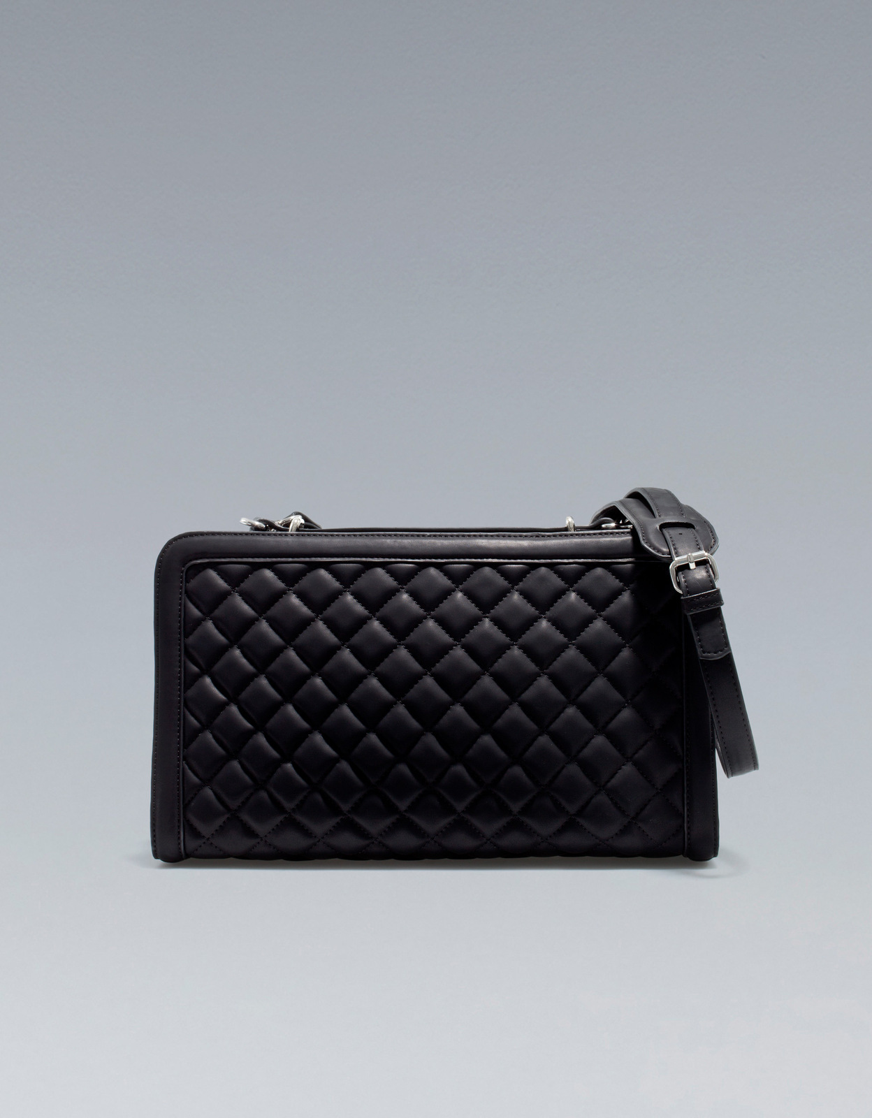 Zara fekete steppelt táska  fotója
