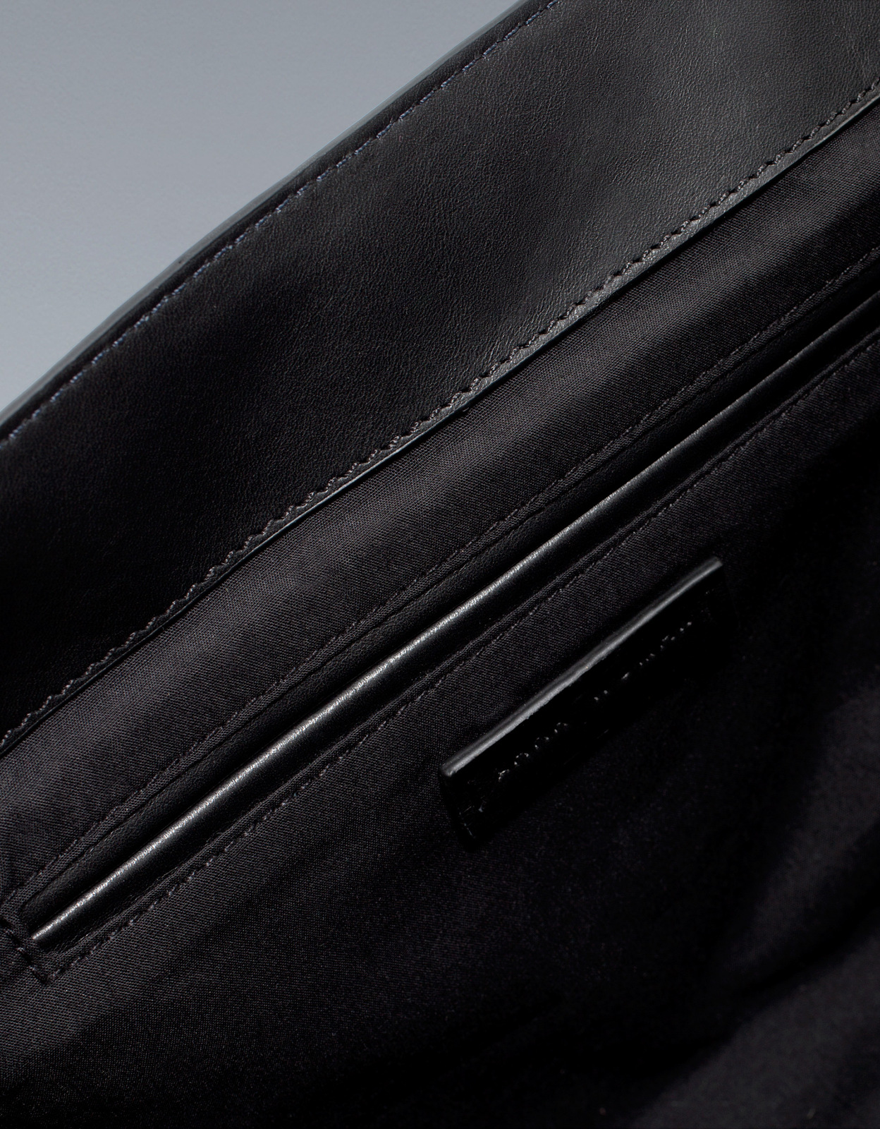 Zara fekete trapéz táska 2012.10.21 fotója