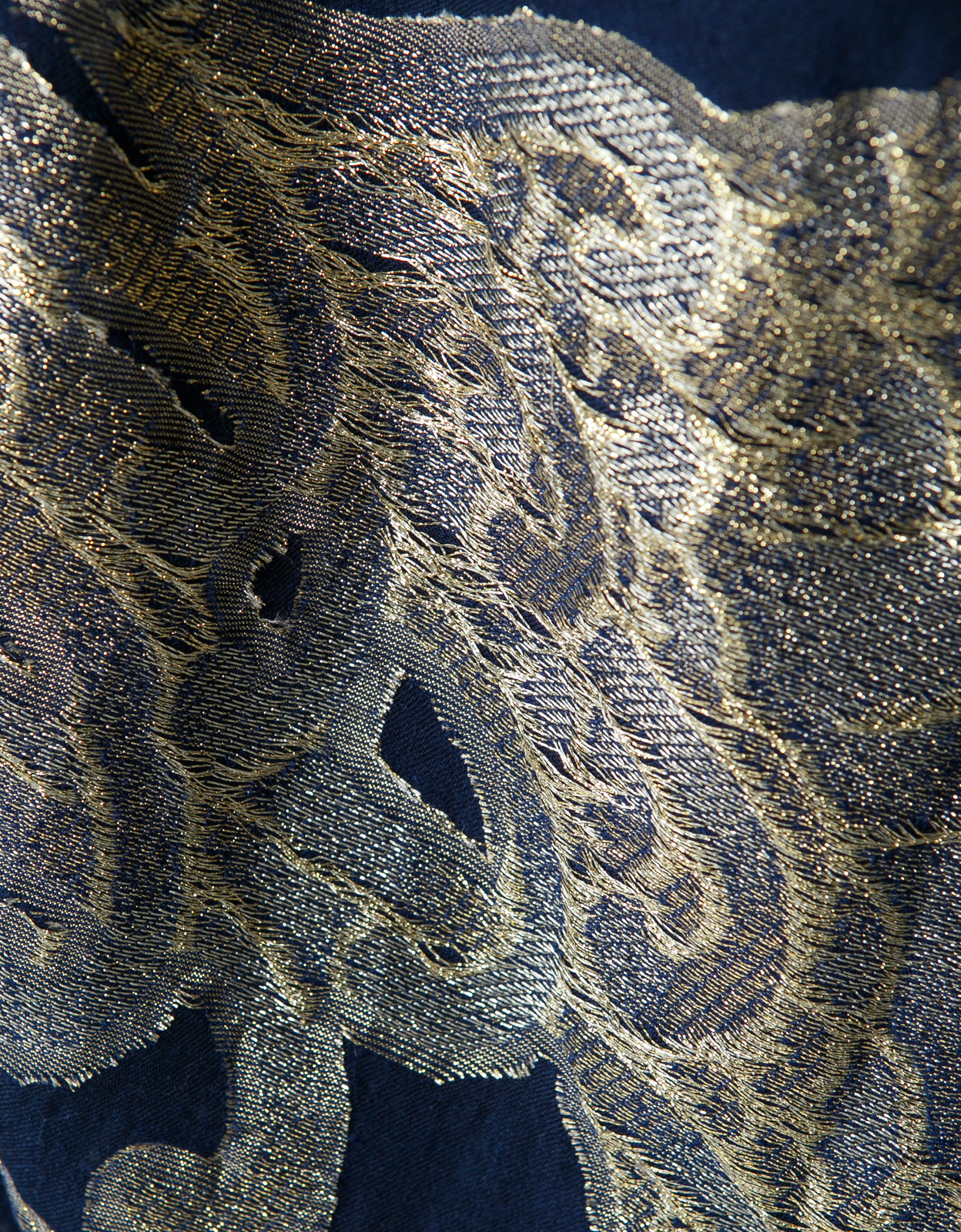 Zara ezüst mintás kék sál 2012 fotója