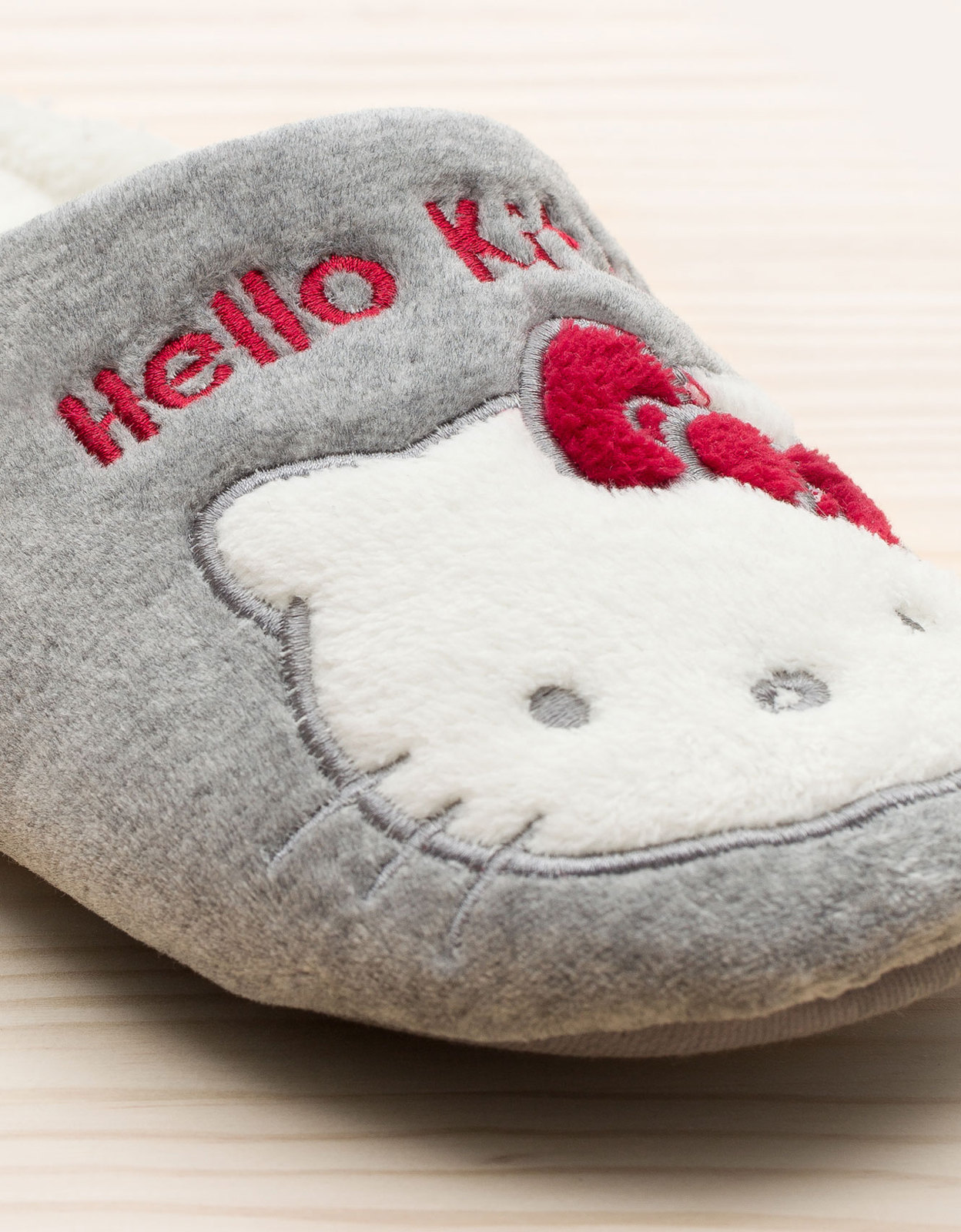 Oysho Hello Kitty papucs 2012.11.6 fotója