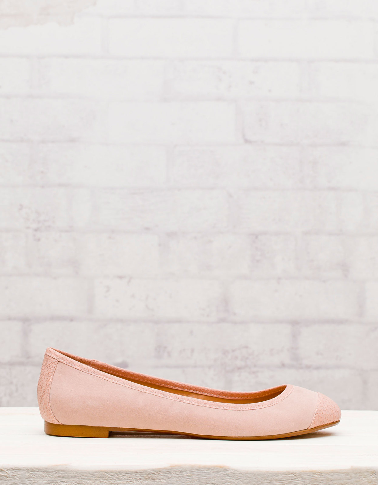 Stradivarius halvány rózsaszín balerina cipő fotója