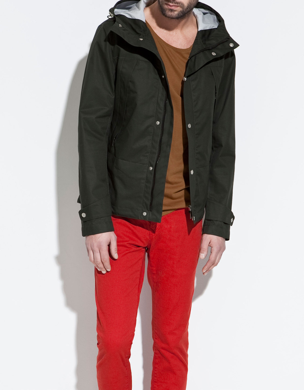Zara zöld kapucnis parka 2012 fotója