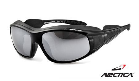 Arctica fekete divatos szemüveg napszemüveg fotója