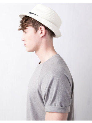 Pull and Bear kalap
