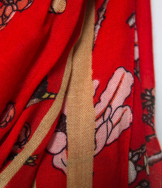 Zara piros japán mintás sál 2013.5.2 fotója