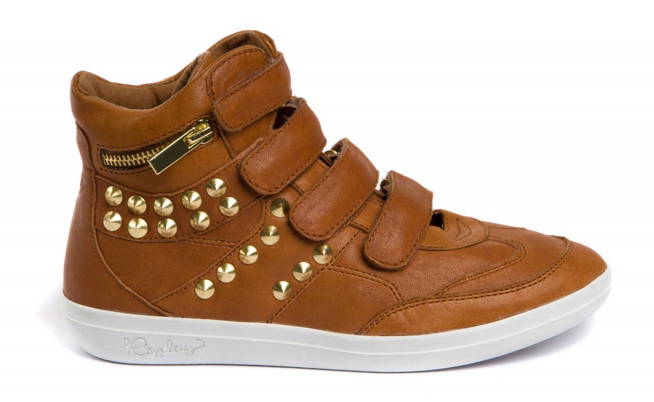 Replay barna sneaker arany szegecsekkel 2013 fotója