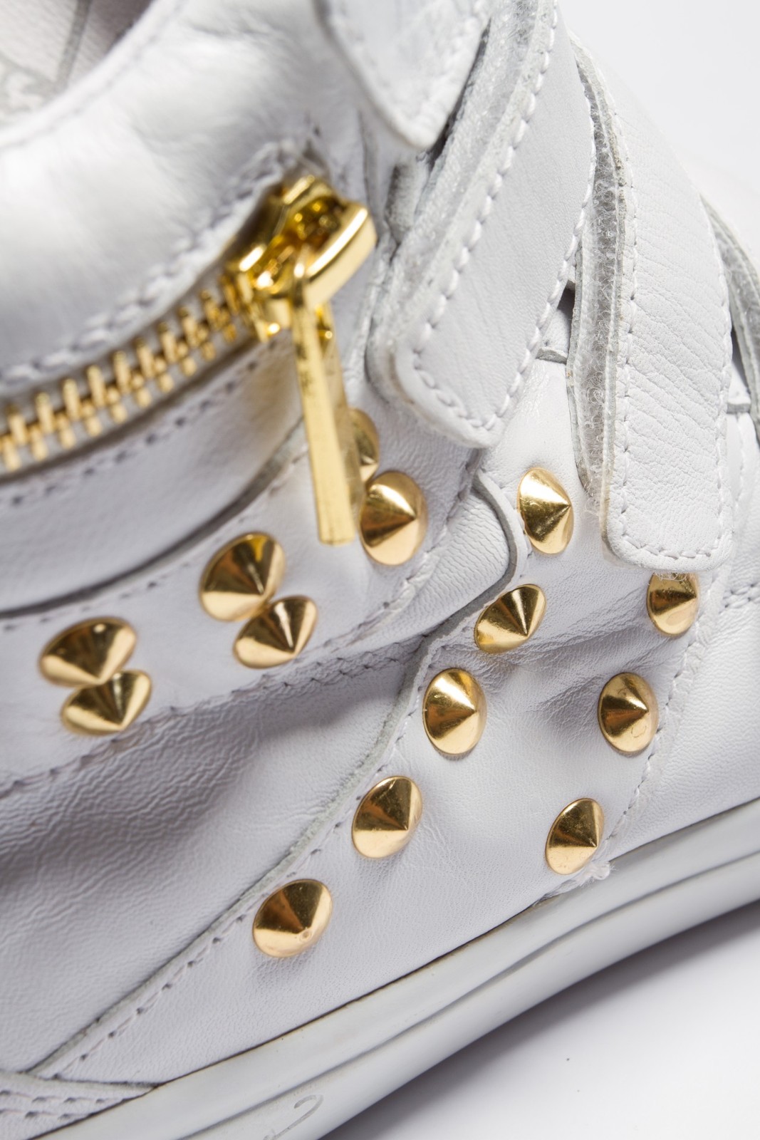 Replay fehér sneaker arany szegecsekkel 2013.4.12 #39500 fotója
