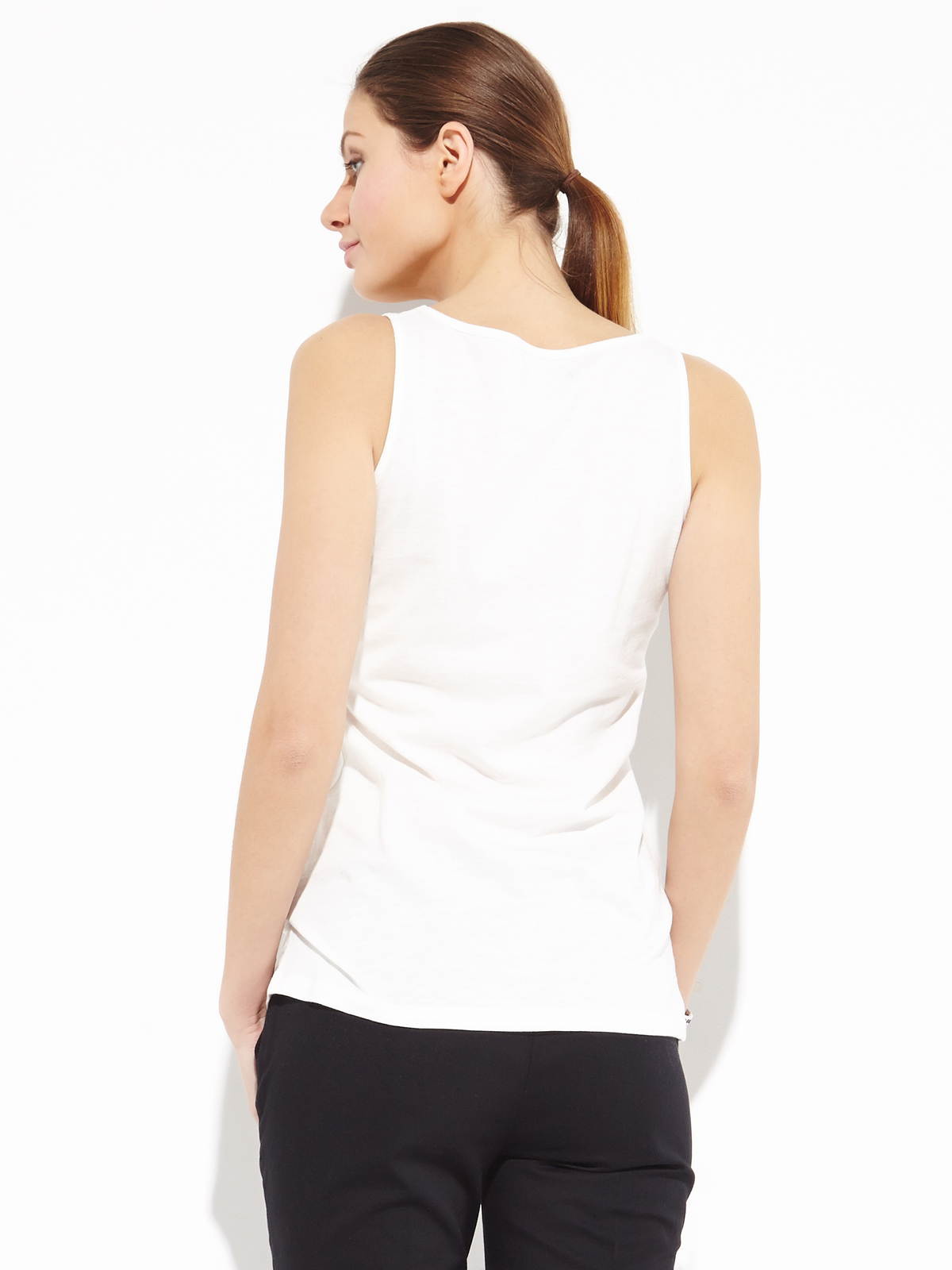Reserved fehér női nyomott mintás trikó 2014 fotója