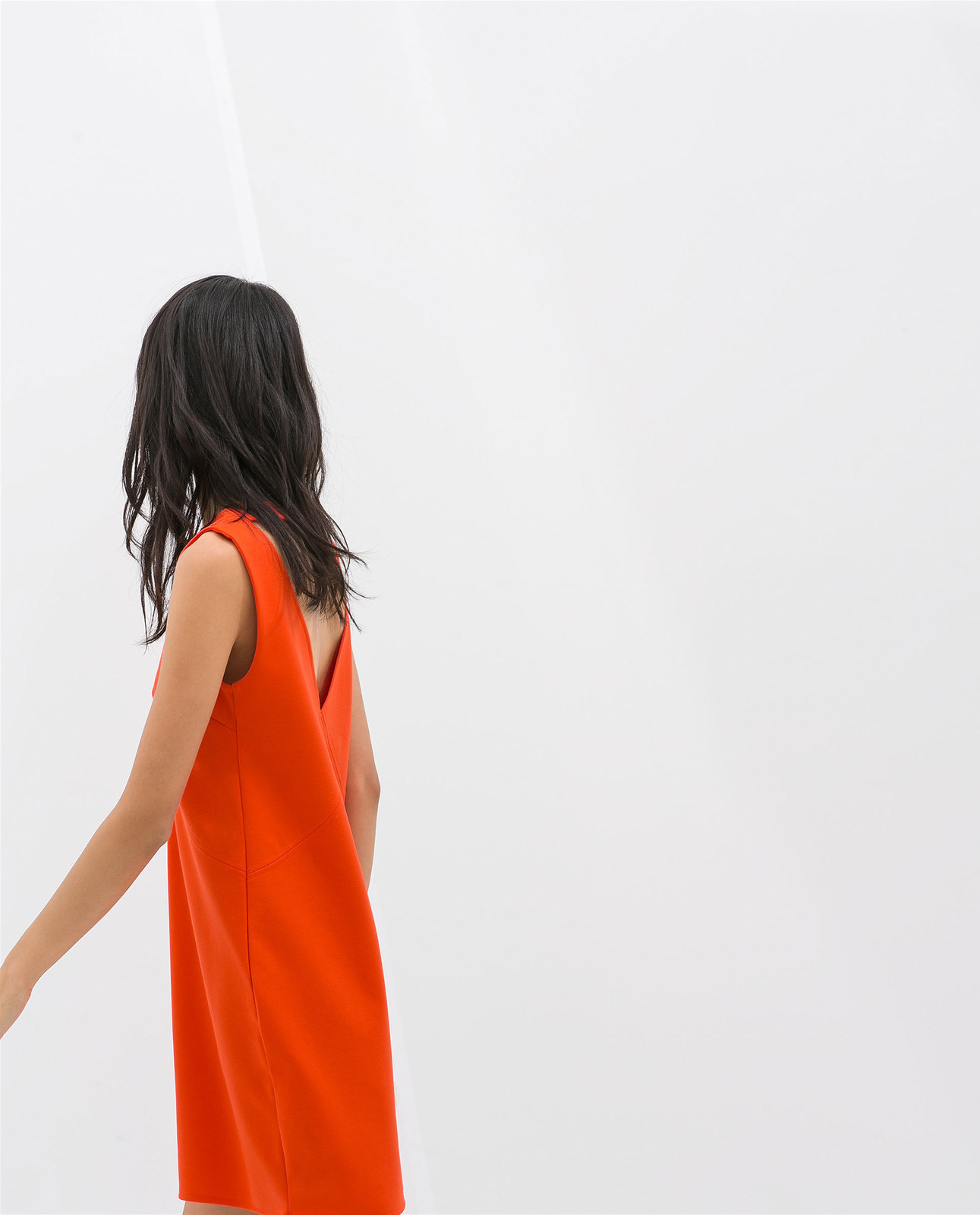 Zara hátul kivágott narancs ruha 2014.4.15 fotója