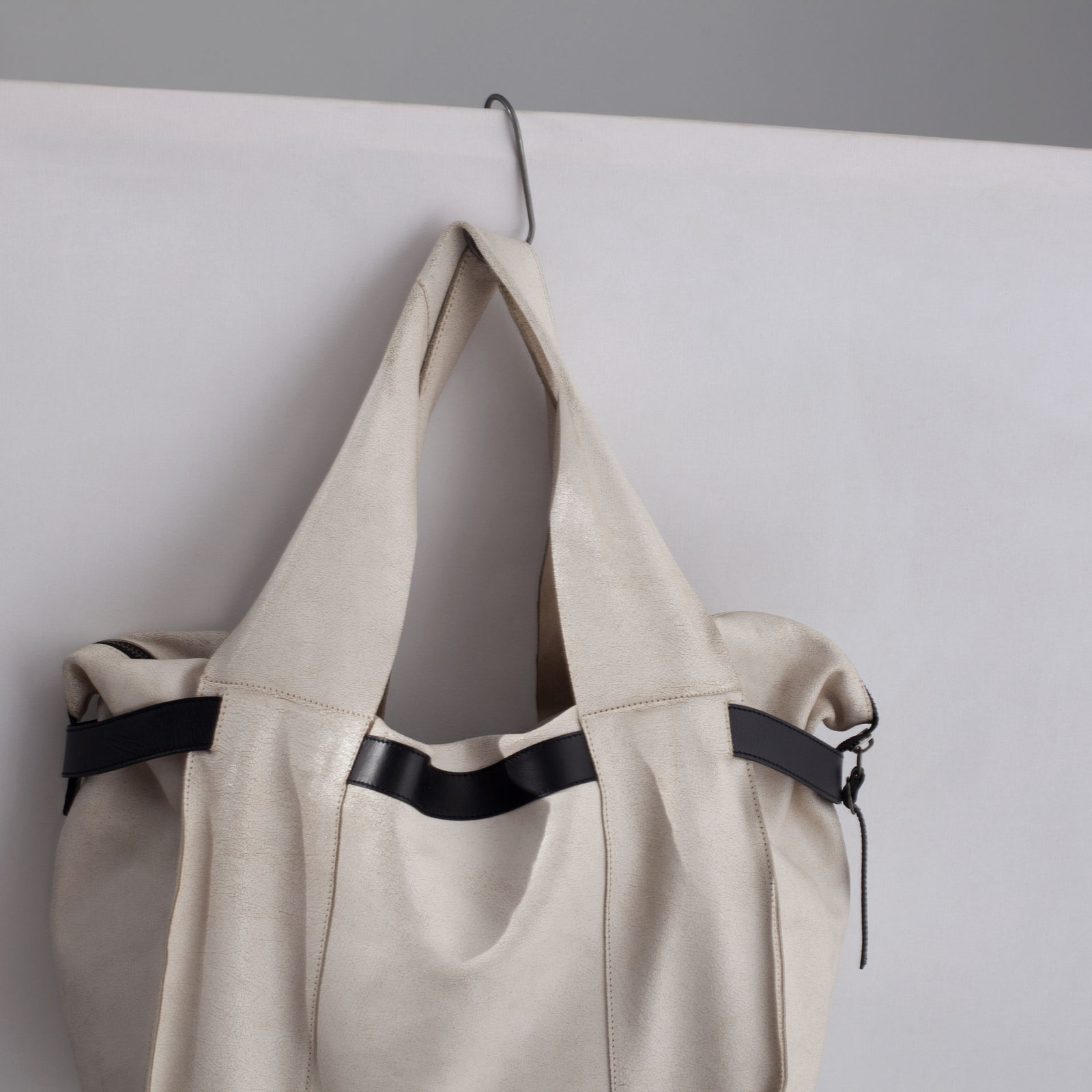 Zara fehér bőr táska 2014.6.3 fotója