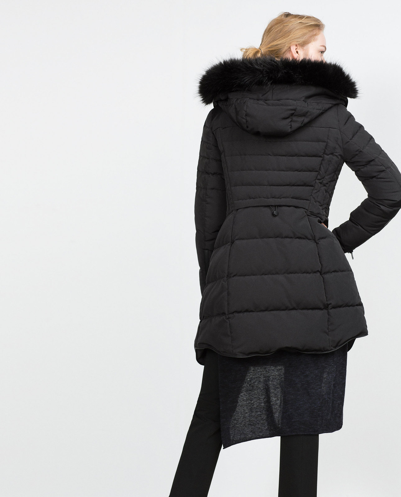 Zara fekete levehető szőrmés-kapucnis anorák 2015.10.15 fotója