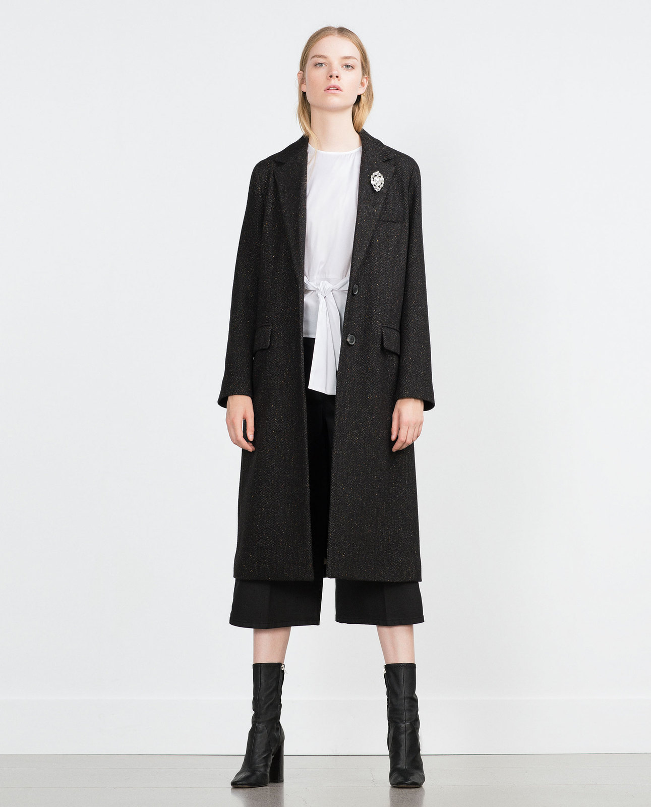 Zara női egyenes szabású kabát fotója