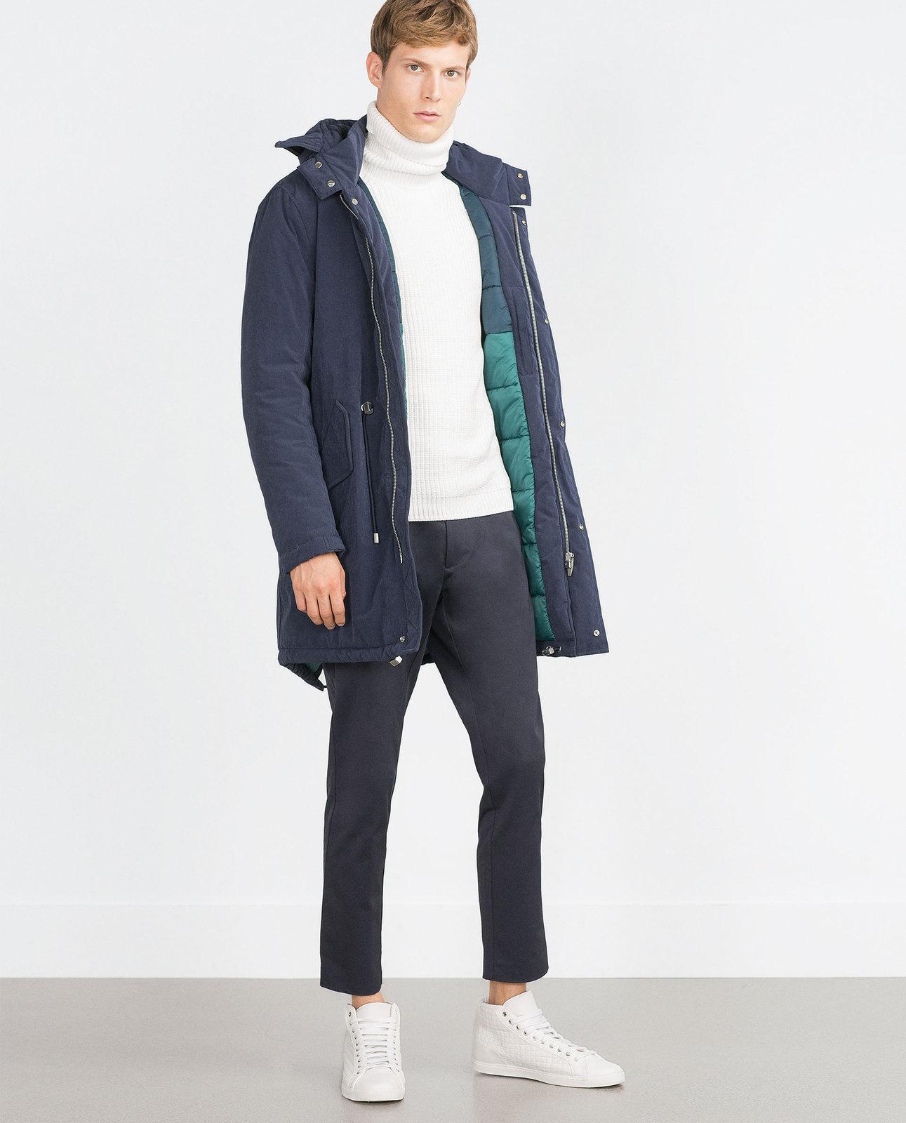Zara kék kapucnis téli kabát fotója