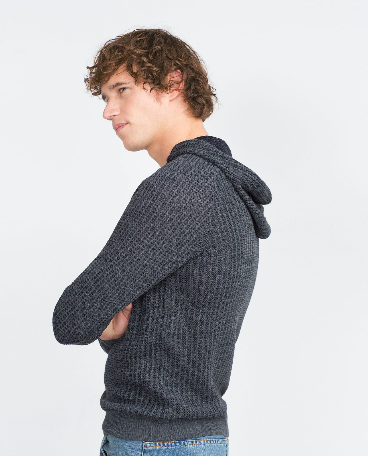 Zara férfi kapucnis pulóver 2015 fotója