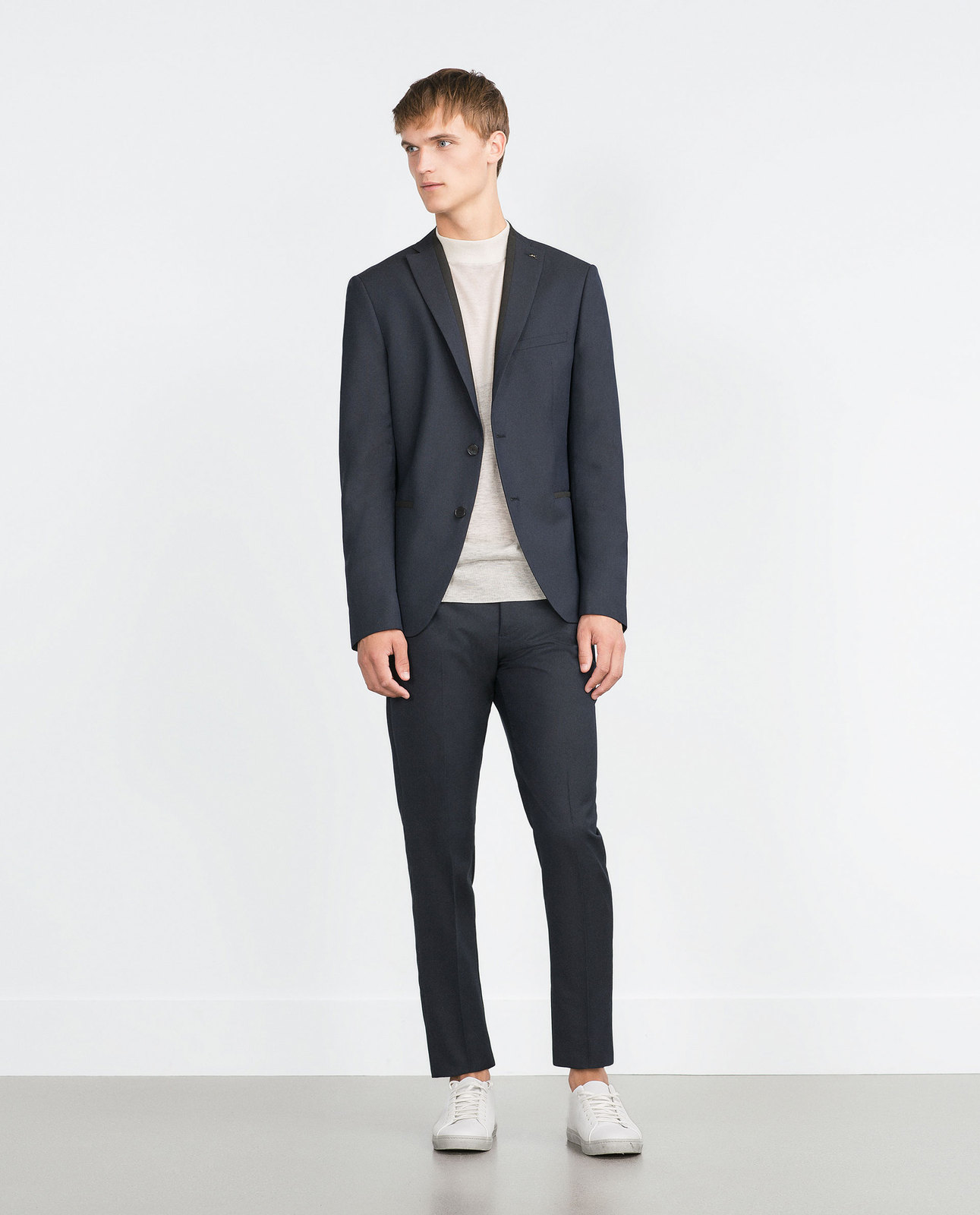 Zara férfi navy öltöny 2015 fotója