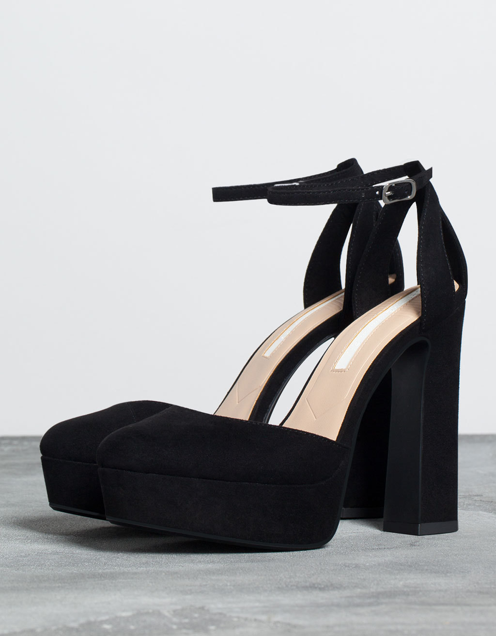 Bershka női fekete platform cipő fotója