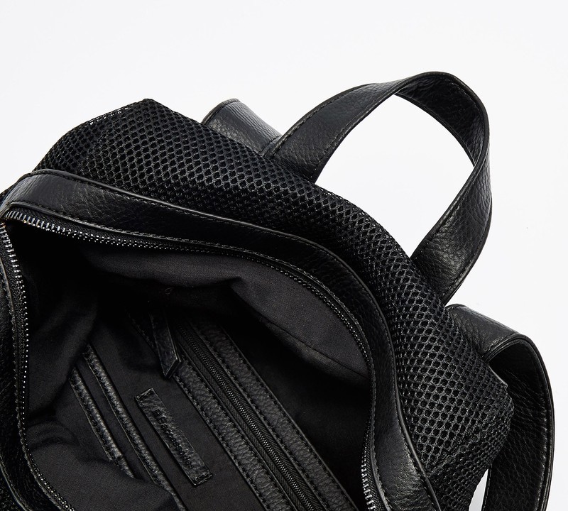 Reserved cool szögletes hátizsák 2015.02.22 #71159 fotója