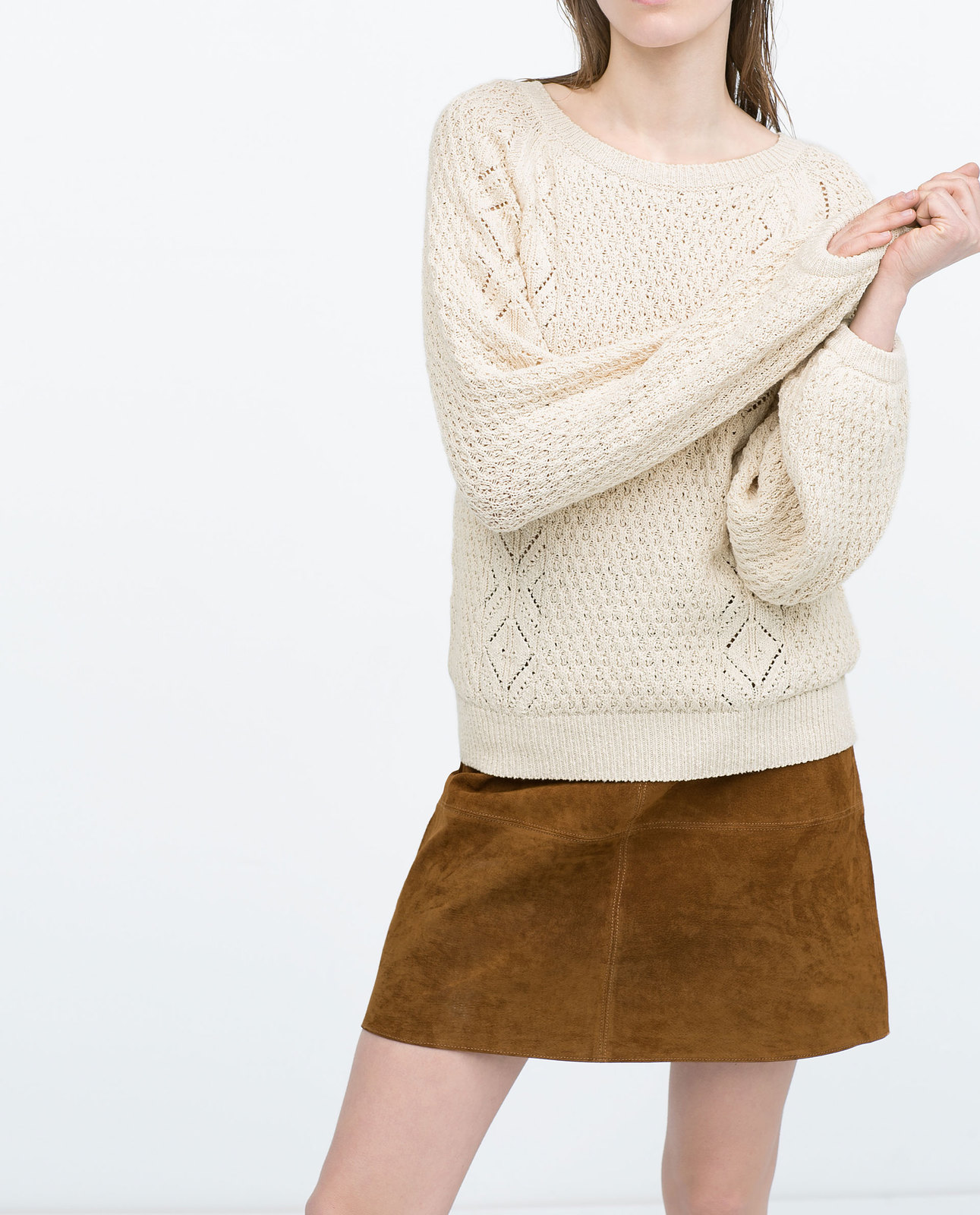 Zara lyukacsos kötésű bézs pulóver 2015 fotója