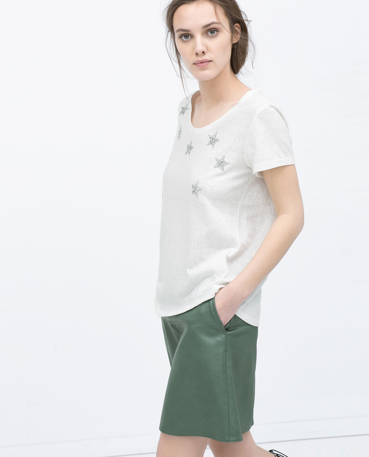 Zara csillagos fehér T-shirt 2015.02.23 fotója