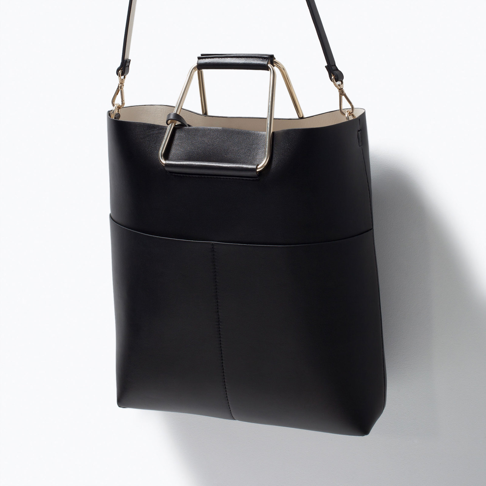 Zara bevásásárló táska fém füllel 2015.03.02 #75110 fotója