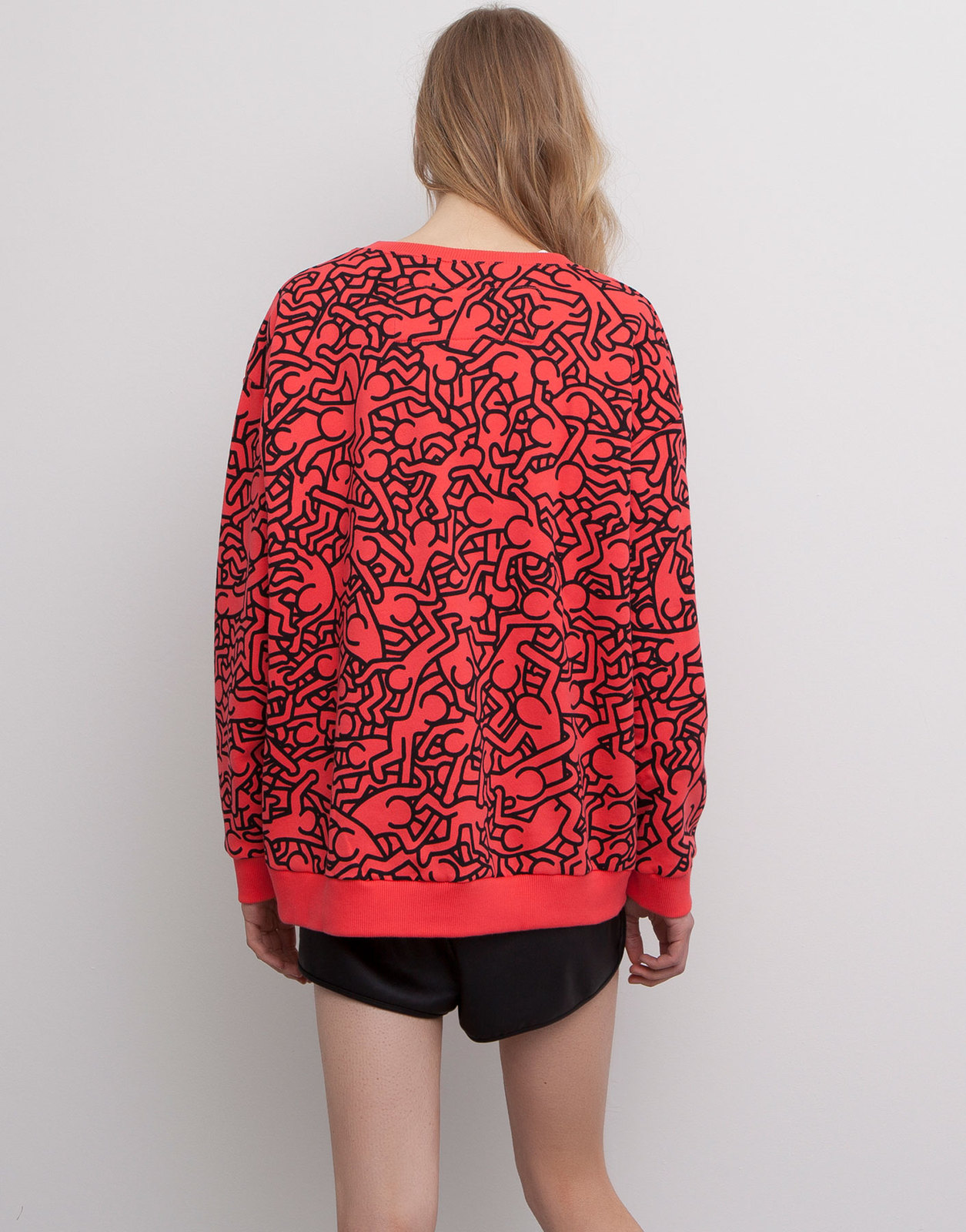 Pull and Bear Keith Haring emberkés pulóver 2015 fotója