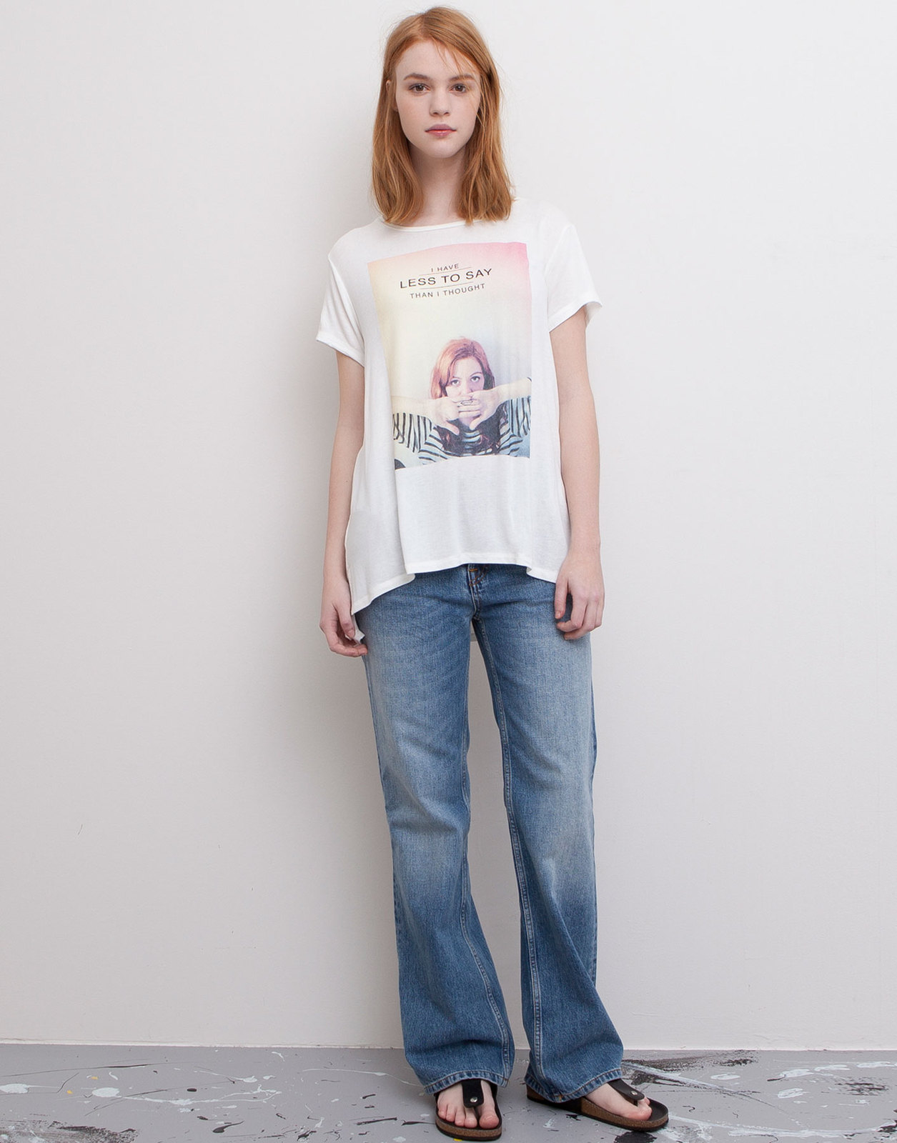 Pull and Bear fehér feliratos csajos póló 2015 fotója