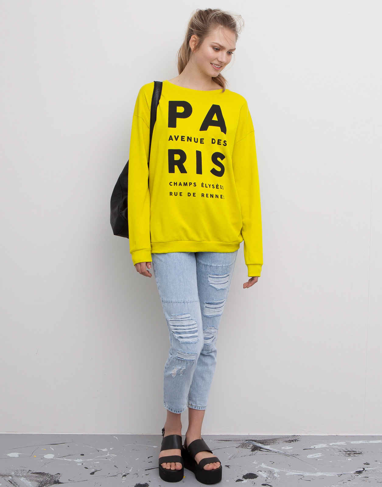 Pull and Bear "PARIS" feliratos sárga pulóver fotója