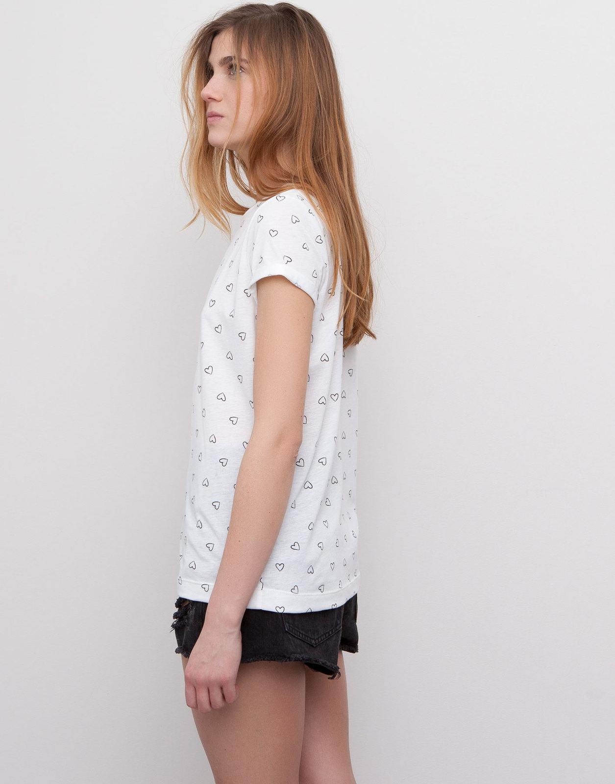 Pull and Bear basic szivecskés női T-shirt 2015.02.23 fotója
