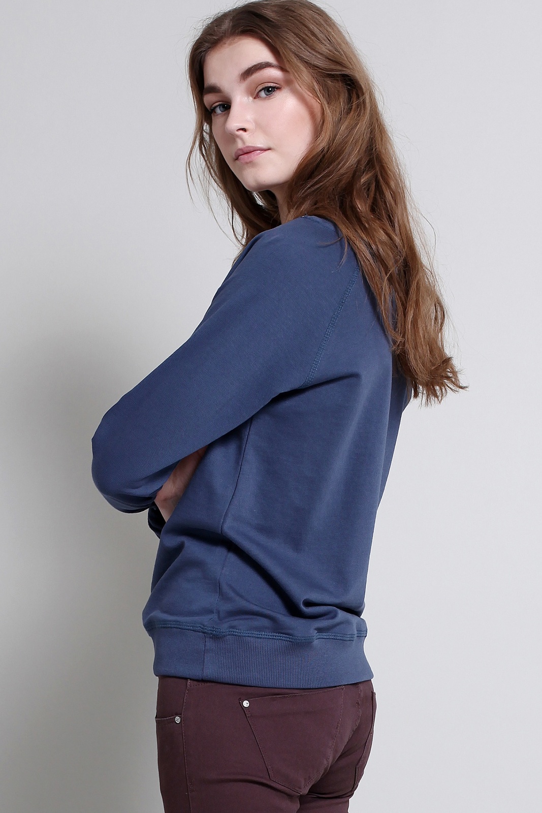 Terranova sötétkék virágmintás női pulóver 2015 fotója