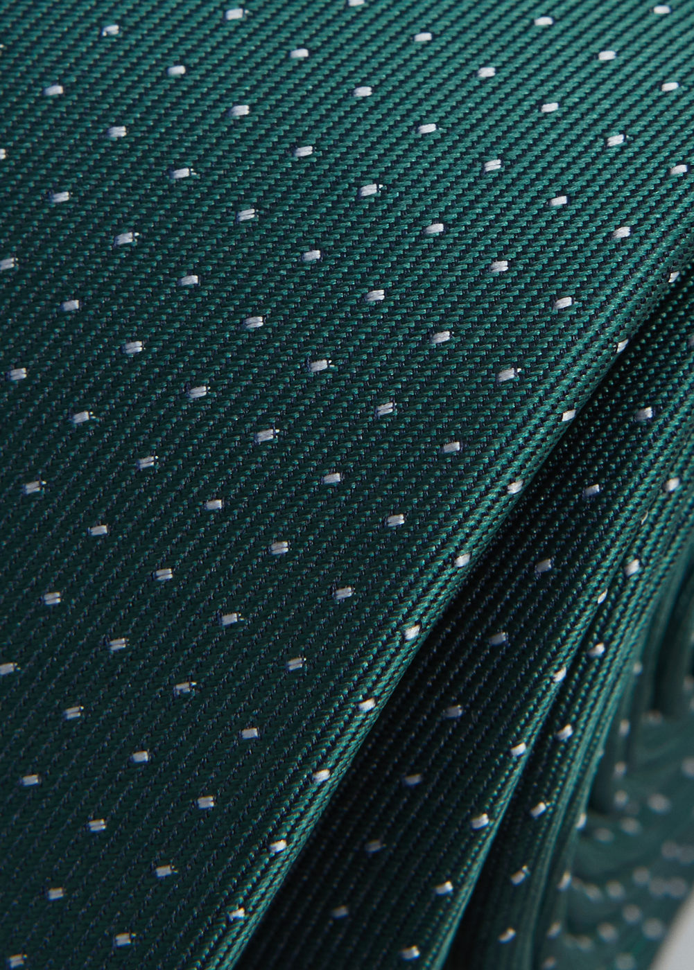Mango pöttyös mintás nyakkendő 2016 fotója