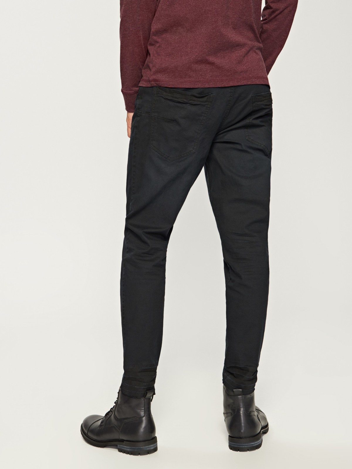Reserved Slim fit nadrág fotója