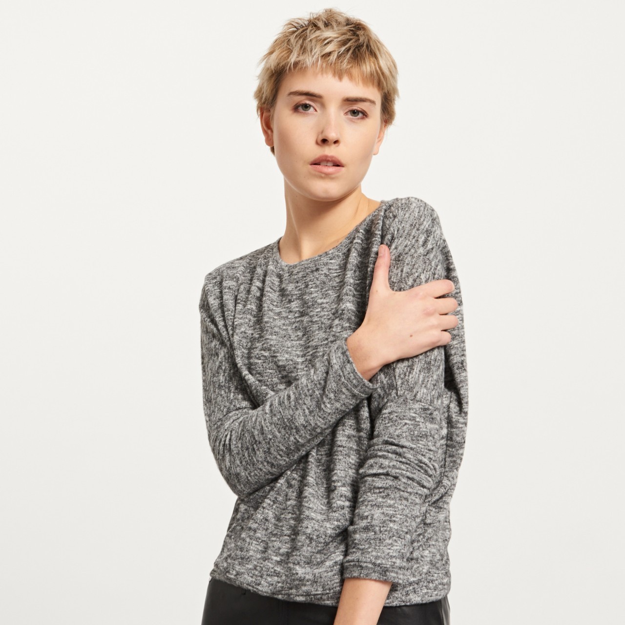 Reserved LADIES` SWEATER 2017.02.13 #858098b641# fotója
