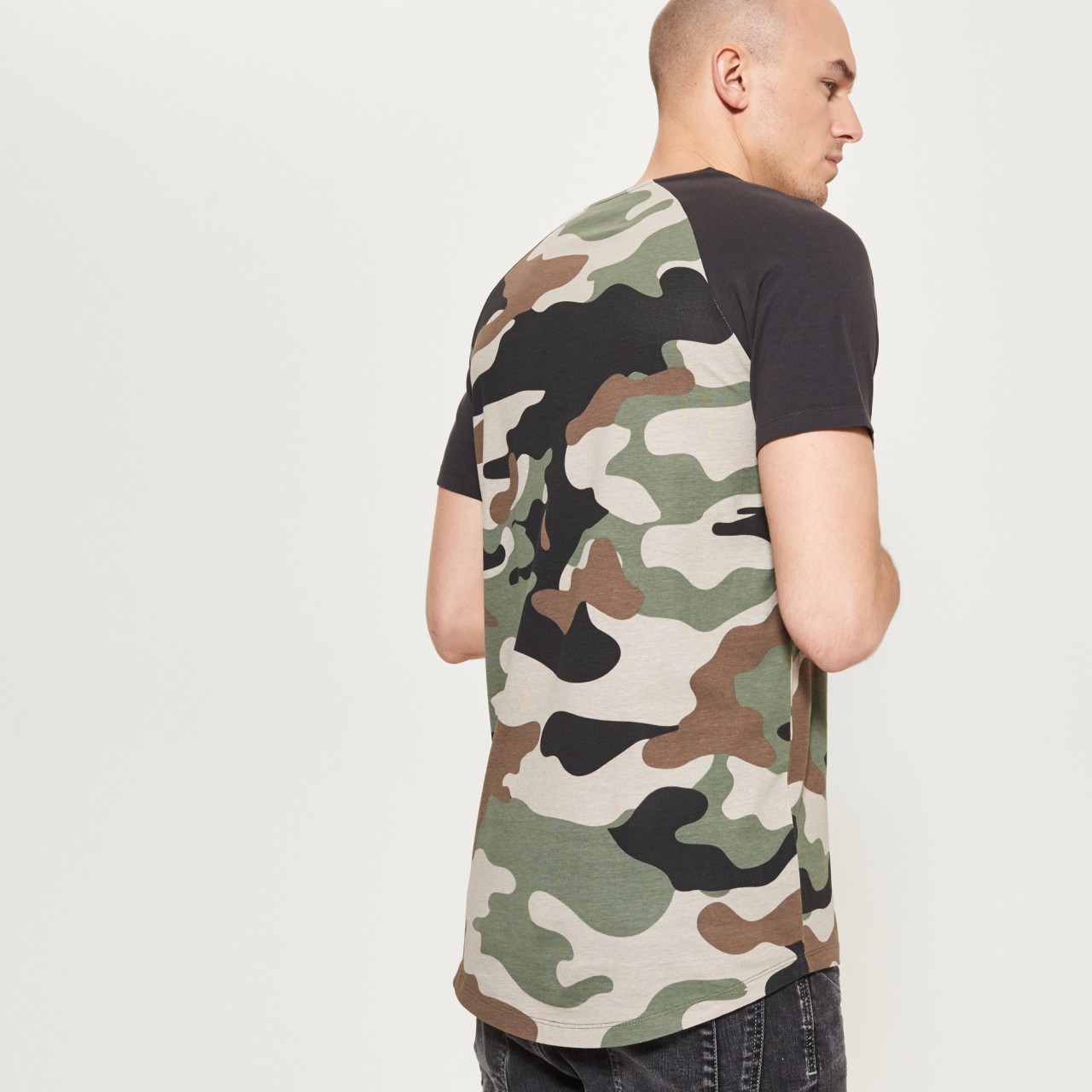 Reserved MEN`S T-SHIRT 2017.03.16 #79daeb20ab# fotója