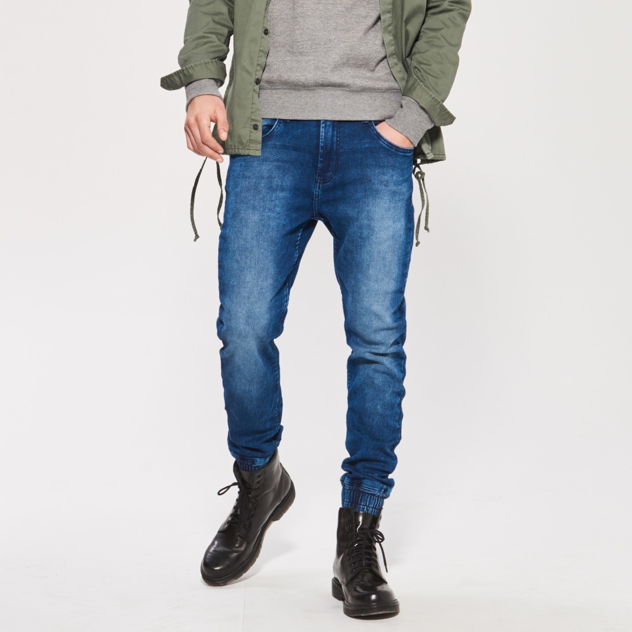 Reserved Jogger farmer 2017.04.11 #188423 fotója