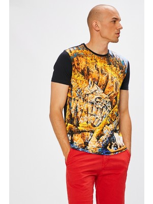 Medicine - T-shirt by Roch Urbaniak, Arty Dandy