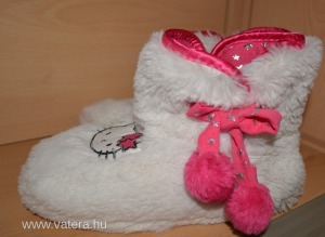 Hello Kitty szobacipő 32-es << lejárt 4916204 99 fotója