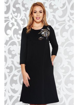 Fekete StarShinerS elegáns bő szabású hímzett ruha enyhén elasztikus szövet belső béléssel zsebes << lejárt 583672