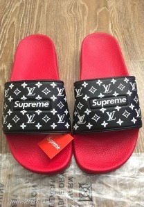 SUPREME - Louis Vuitton papucs több színben méretben! << lejárt 4243678 80 fotója