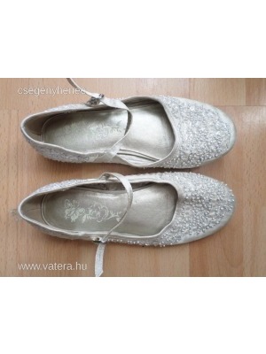 Next fehér szatén gyöngyös alkalmi balerina cipő / 33 (UK1) << lejárt 866410