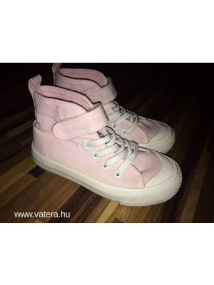26-os H&M világos rózsaszín vászon cipő kislánynak rengeteg aukció 1 ft-ról :) << lejárt 744485