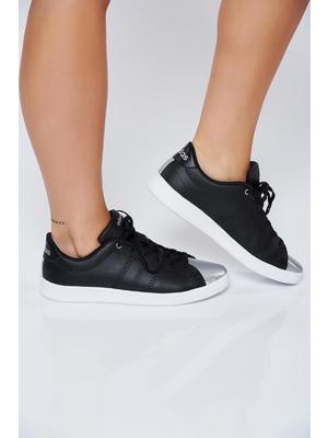 Fekete Adidas hétköznapi sport cipő fémes jellegű orral << lejárt 680563