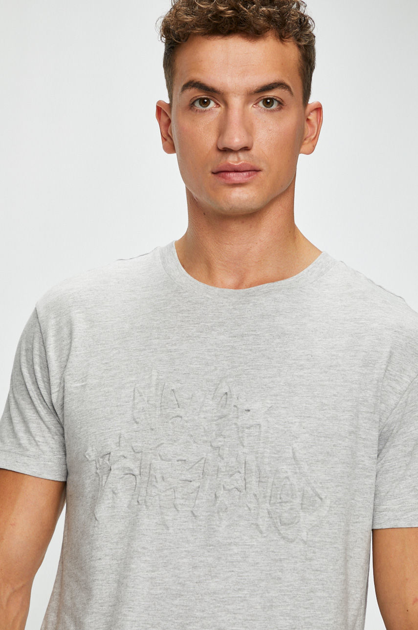Review - T-shirt fotója