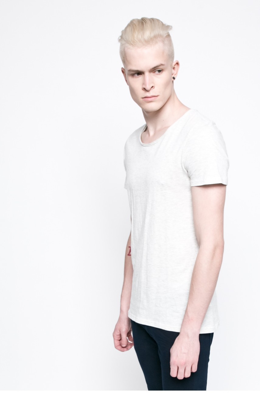 Review - T-shirt fotója