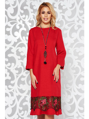 Piros ruha elegáns bő szabású enyhén elasztikus szövet csipke díszítéssel lánccal << lejárt 411568