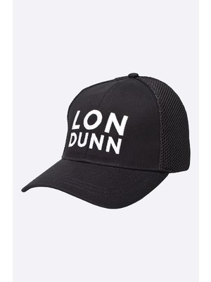 Missguided - Sapka by Lon Dunn
